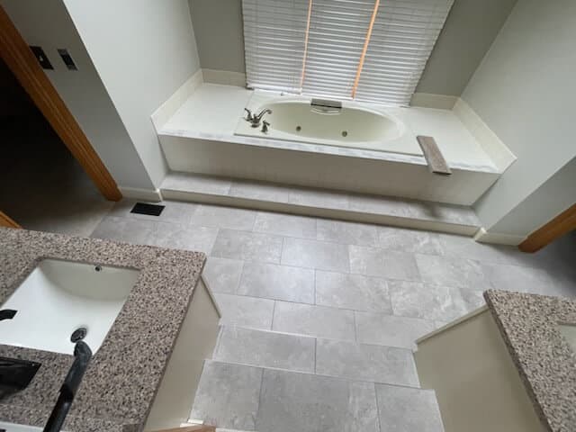 Tile tub surround installation
